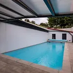 A Avec Piscine