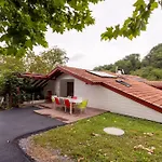 A Avec Piscine * Isturits