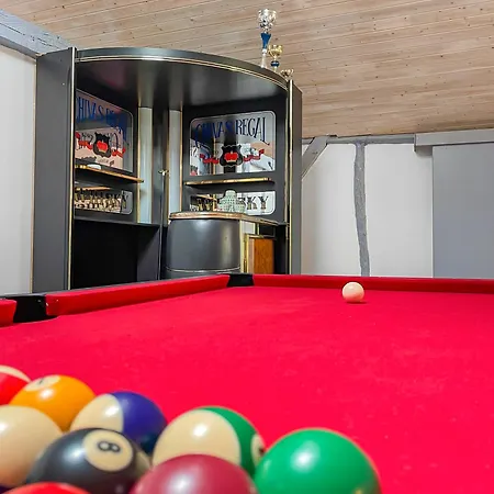 A Avec Piscine * Isturits