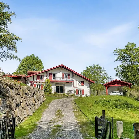 Vakantiehuis A Avec Piscine Isturits