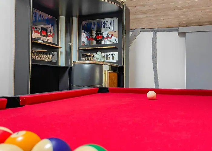 A Avec Piscine * Isturits