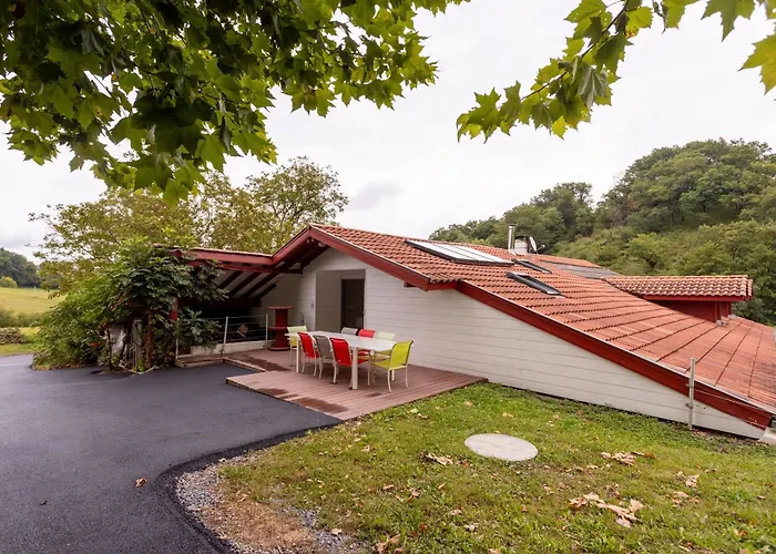 A Avec Piscine Tatil Evi Isturits