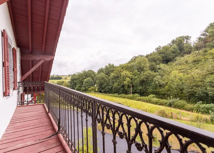 A Avec Piscine Dom wakacyjny